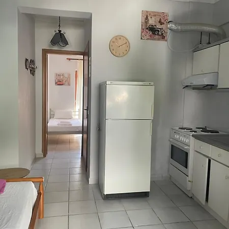 Apartment Charming In Paralia Ofriniou, 50m From The Beach, Free Parking, Wi-fi, Pet-friendly, Ac Ofrínion