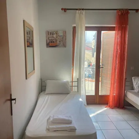 Charming In Paralia Ofriniou, 50m From The Beach, Free Parking, Wi-fi, Pet-friendly, Ac * Ofrínion