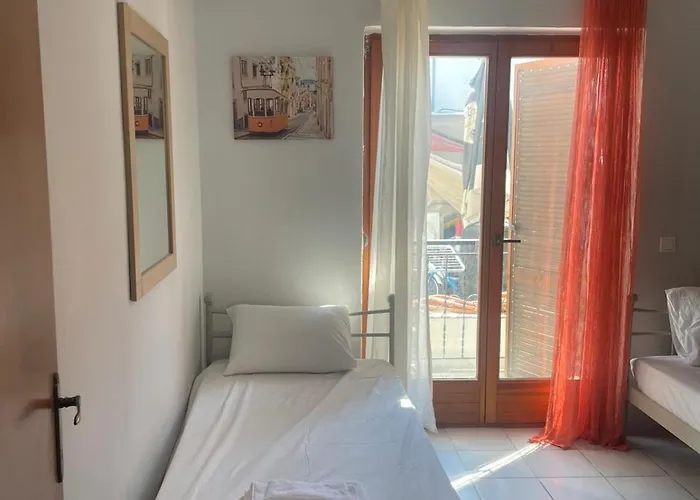 Charming In Paralia Ofriniou, 50m From The Beach, Free Parking, Wi-fi, Pet-friendly, Ac * Ofrínion